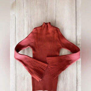 Lu NYC turtle neck with bell sleeves - small (B5)